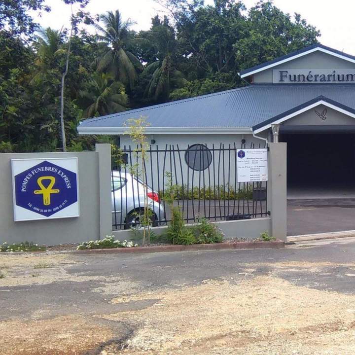 Nettoyage de tombe en Guadeloupe